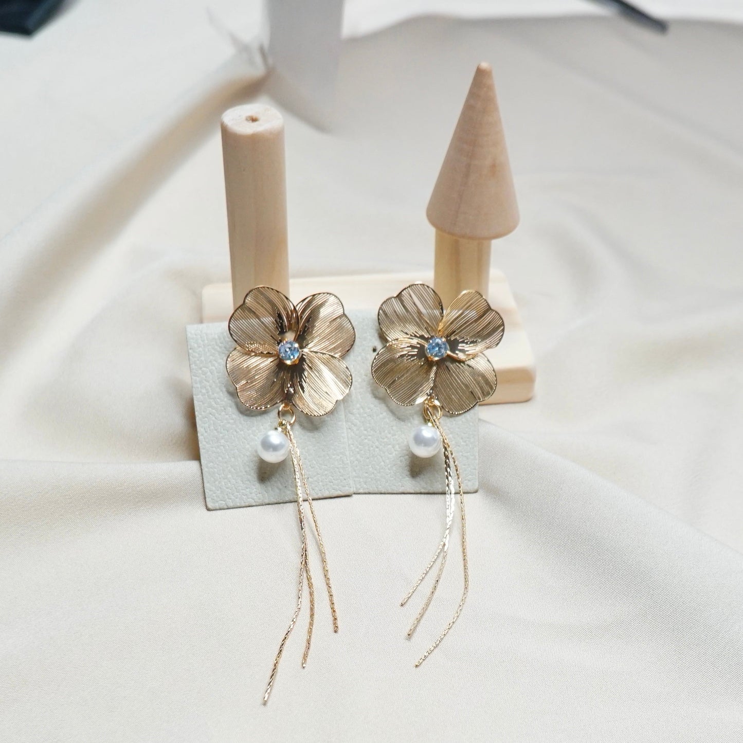 Flower with pearl Earrings