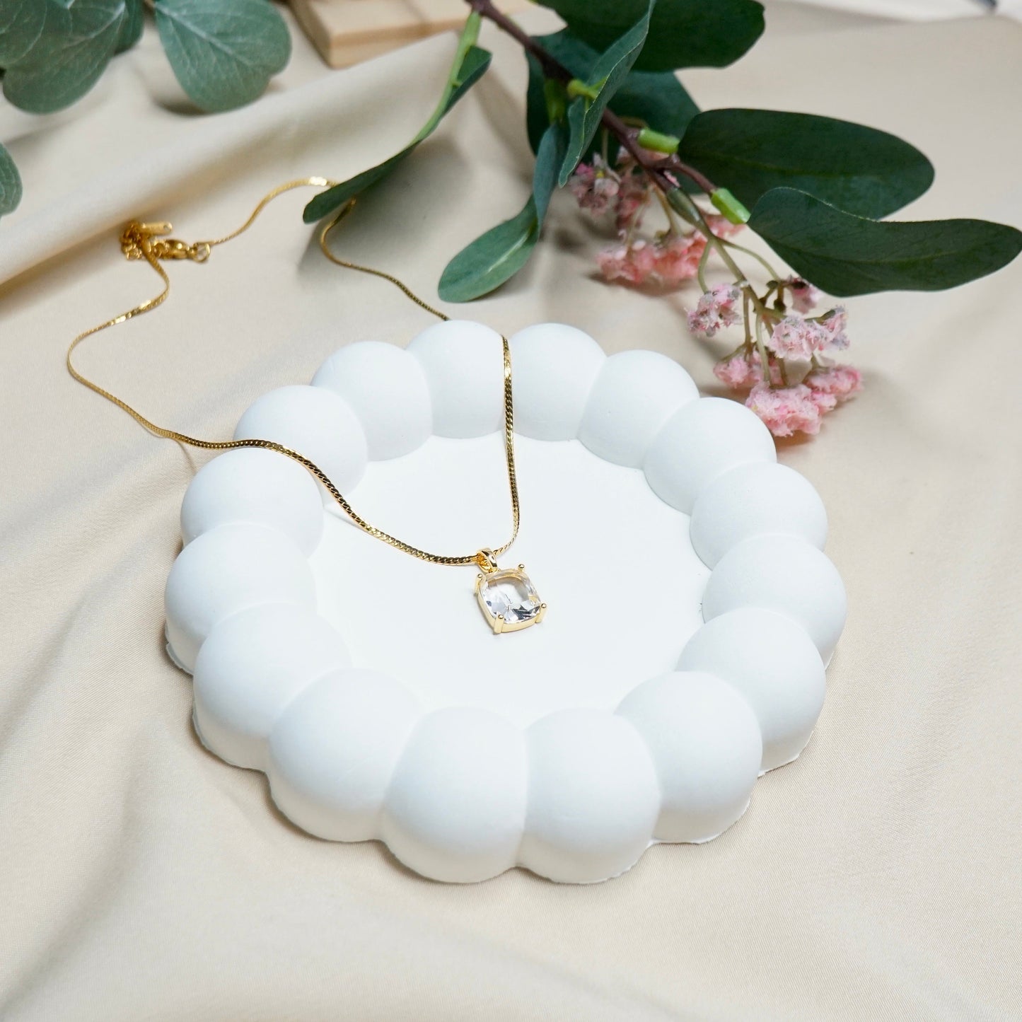 Solitare Pendant Chain