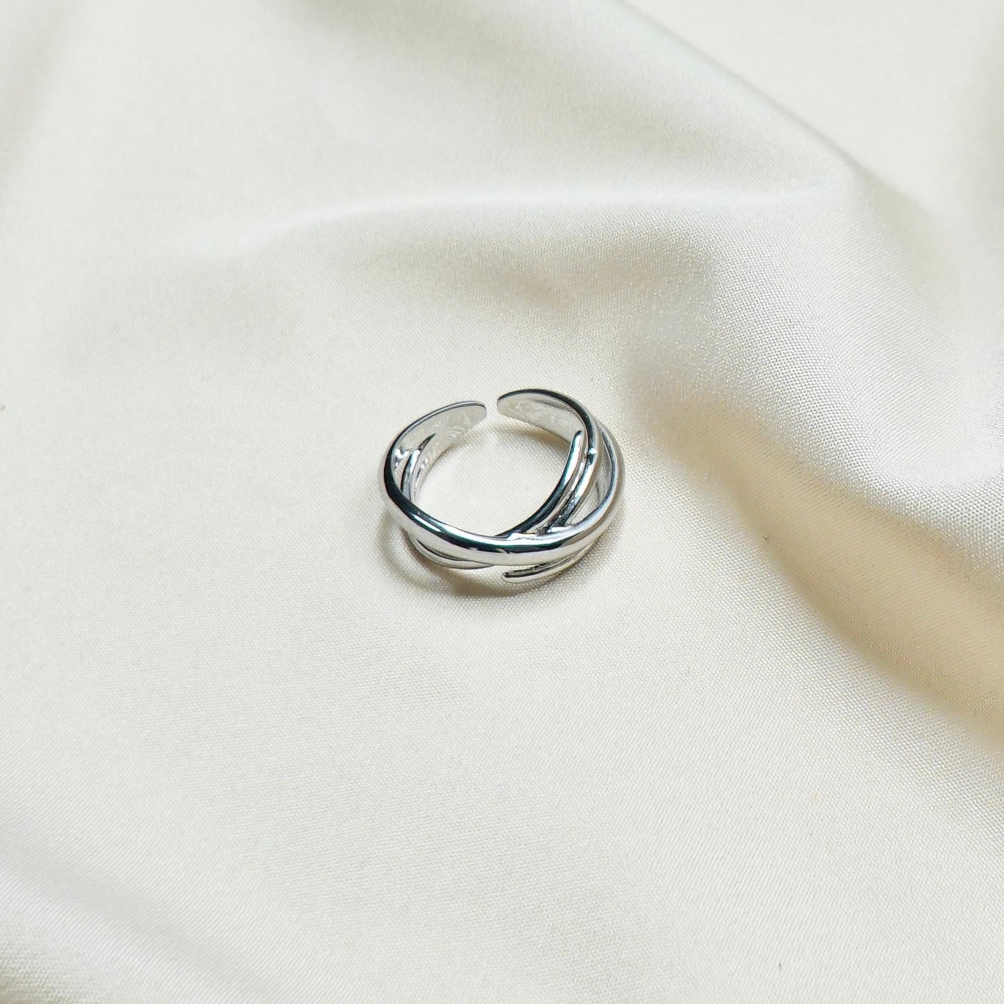 Criss Cross Band Ring