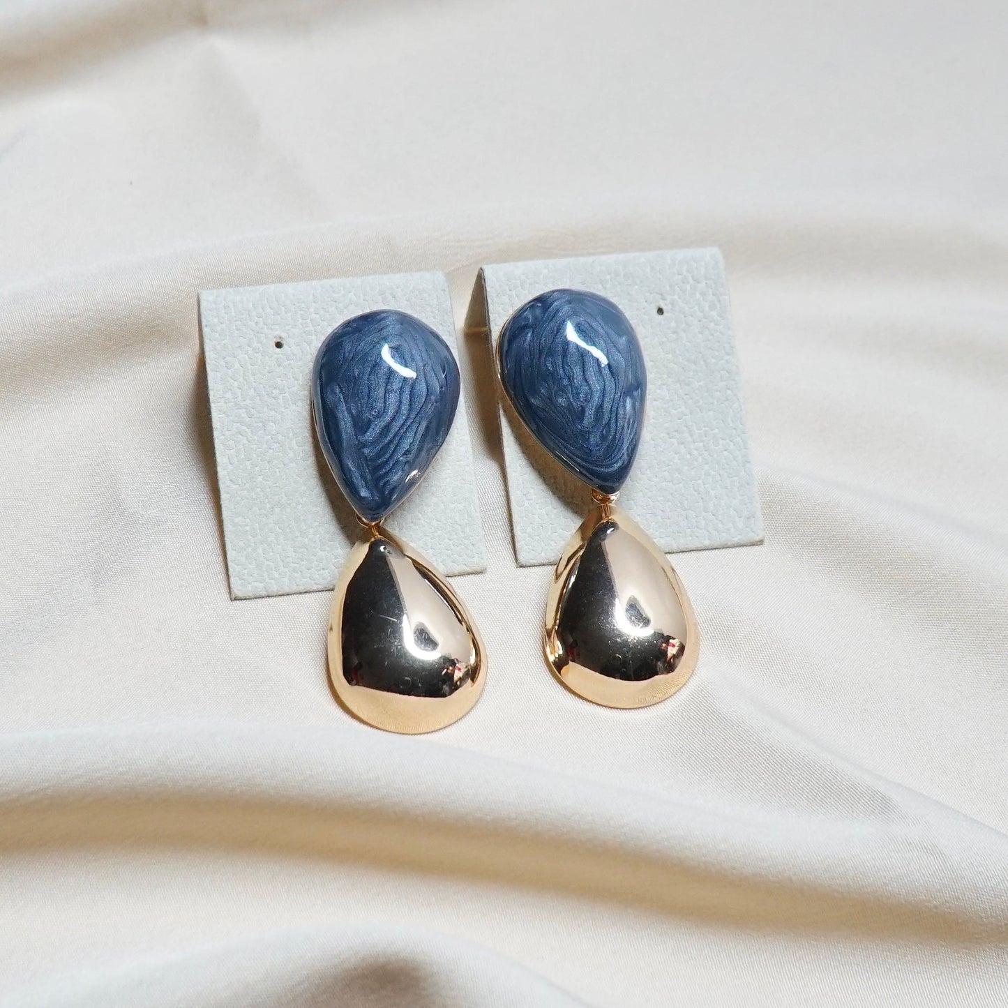 Twin Tone Tear Drop Hanging Earrings