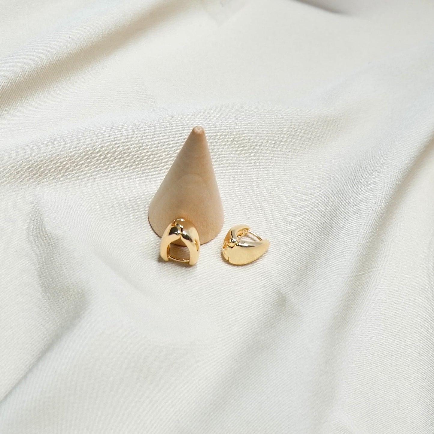 Triangluar Small Hoop Earrings