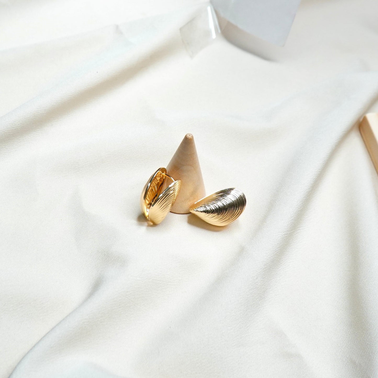 Mussel Muse Earrings