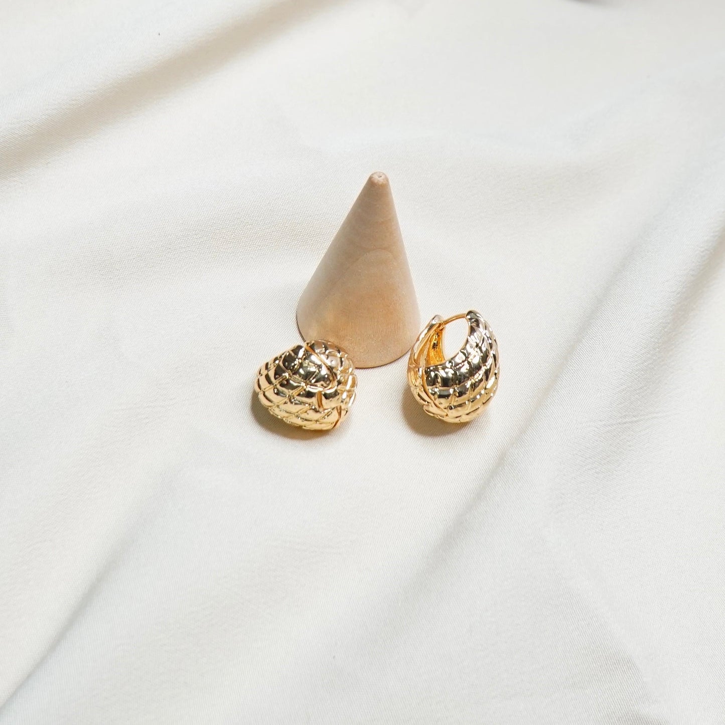 Conch Crest Earrings