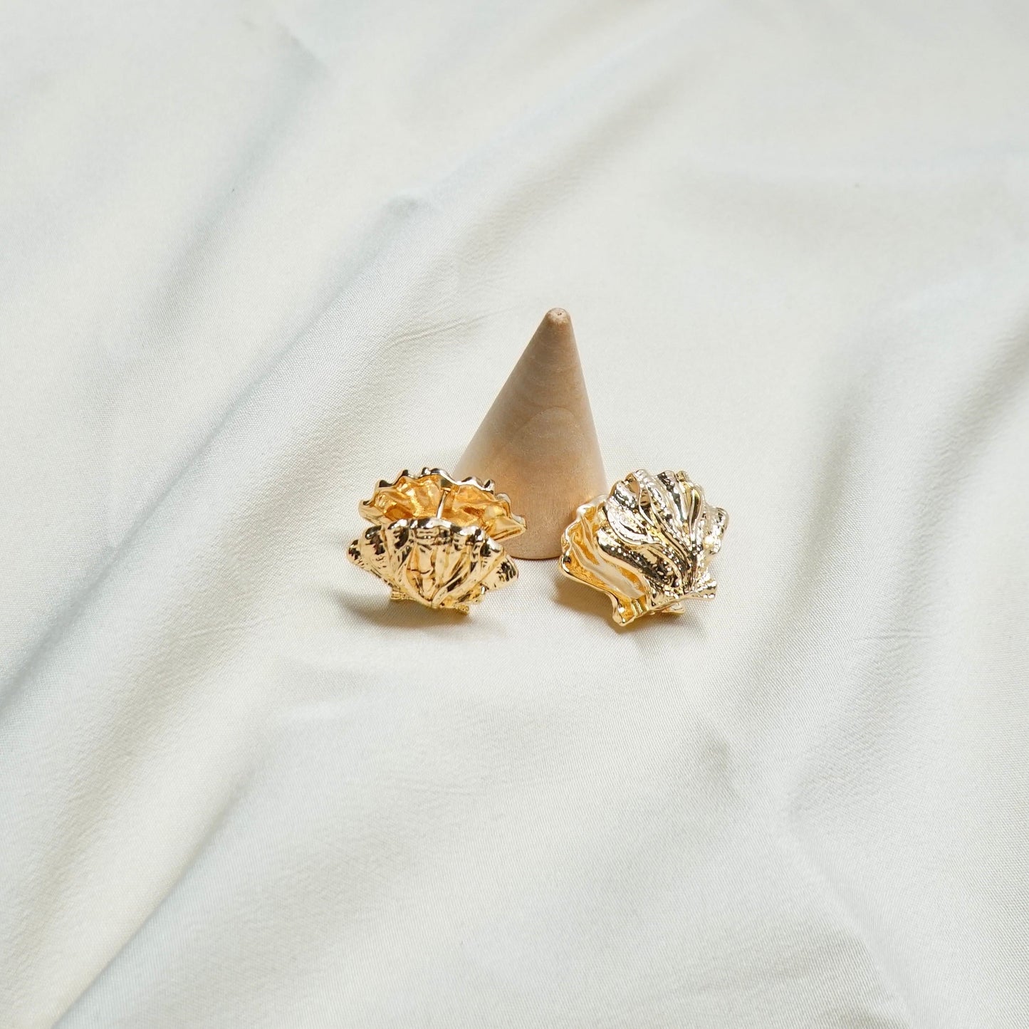 Oyster Reversible Earrings