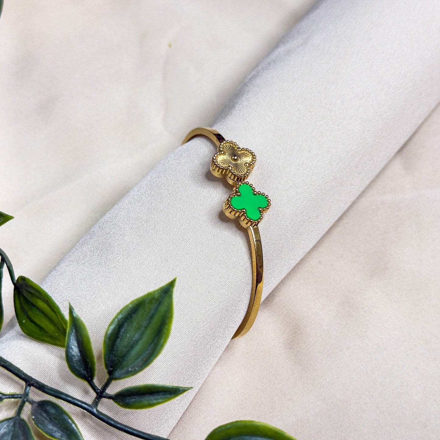 Clover Bloom Gold Green Bracelet
