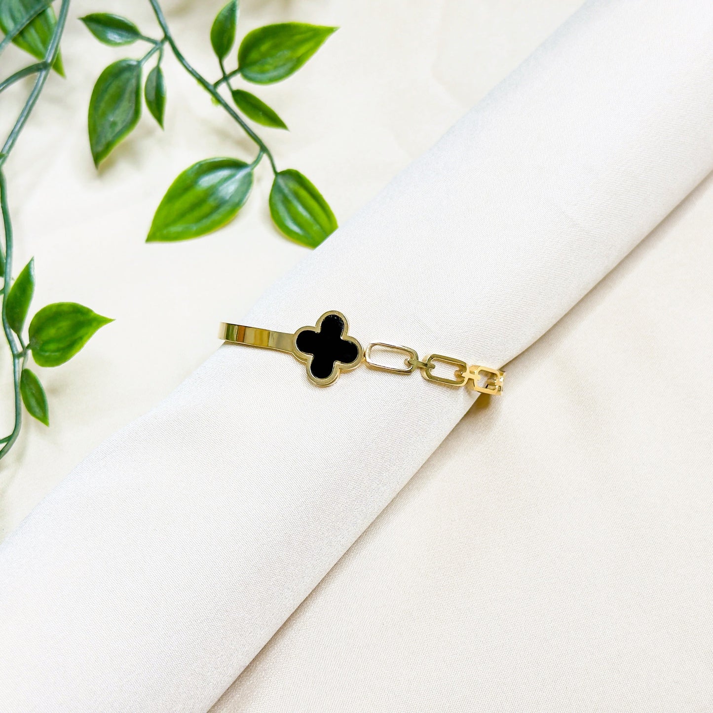 Clove Half Link Bracelet