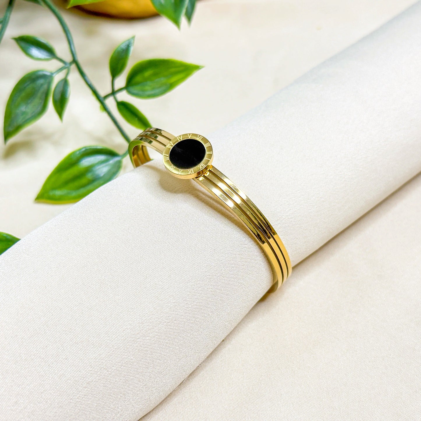 Black Roman Lines Bracelet