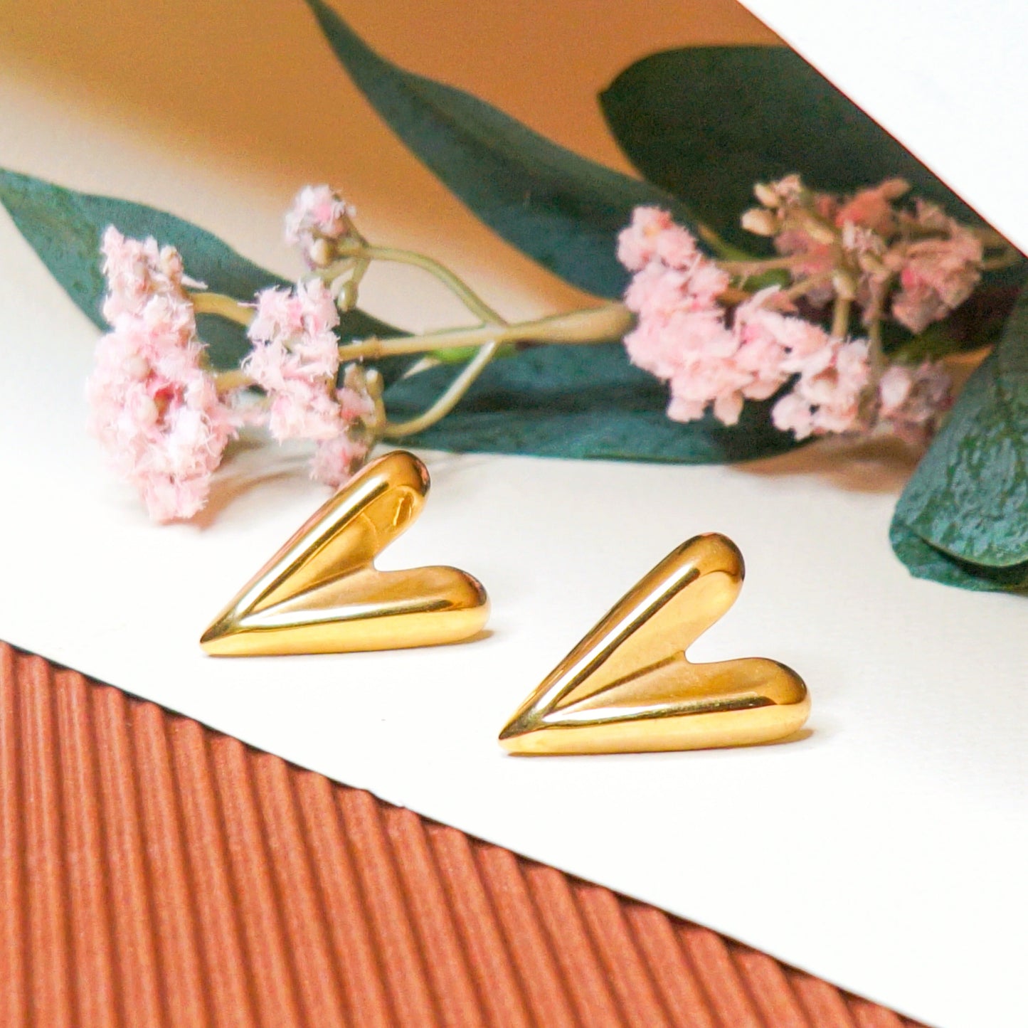 Pointer Love Earrings