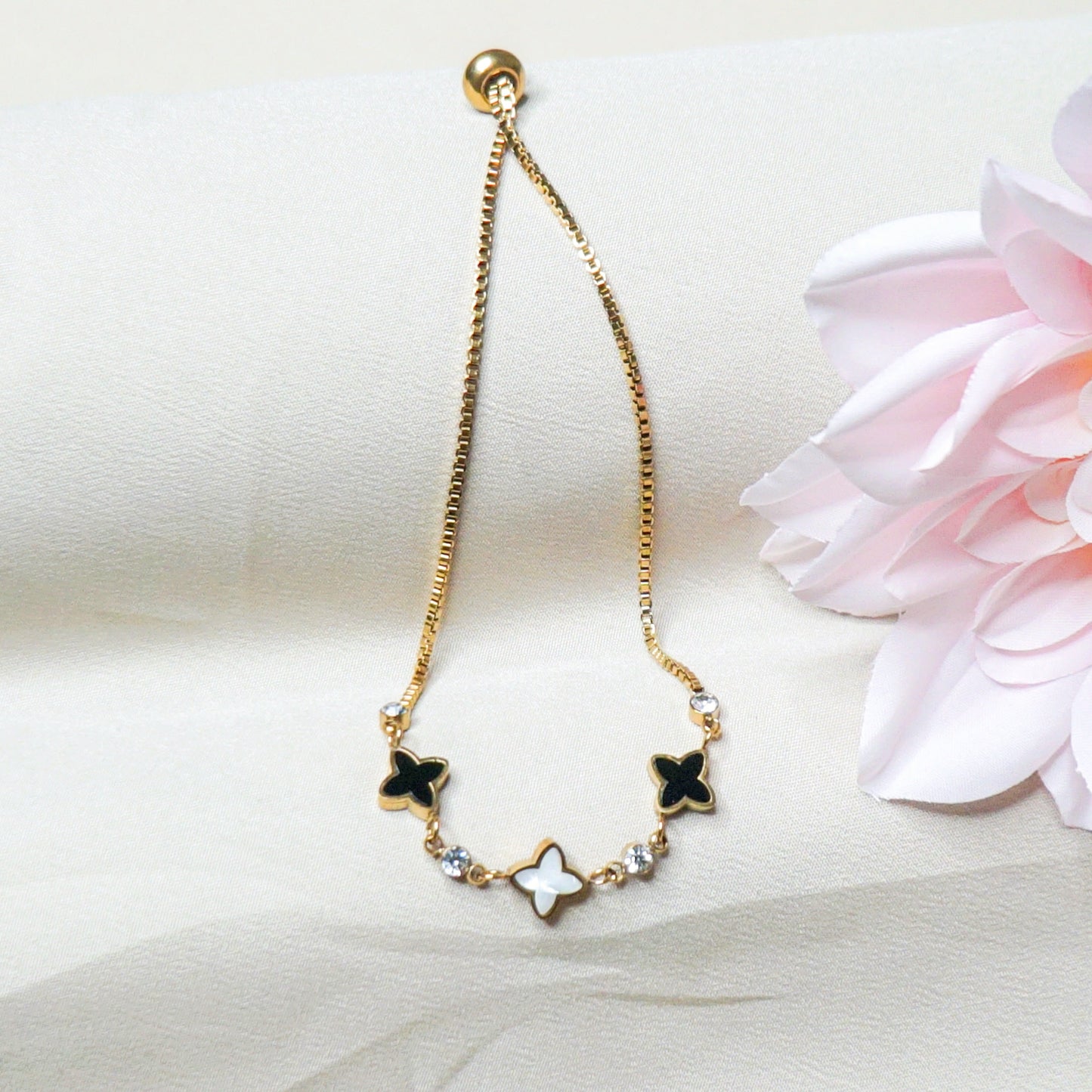 Midlight Clove Chain Bracelet