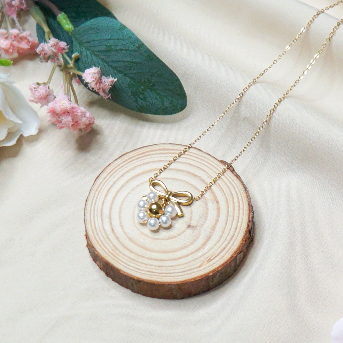 Ribbon Pearl Pendant Chain