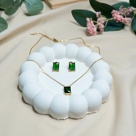 Emerald Chain Set