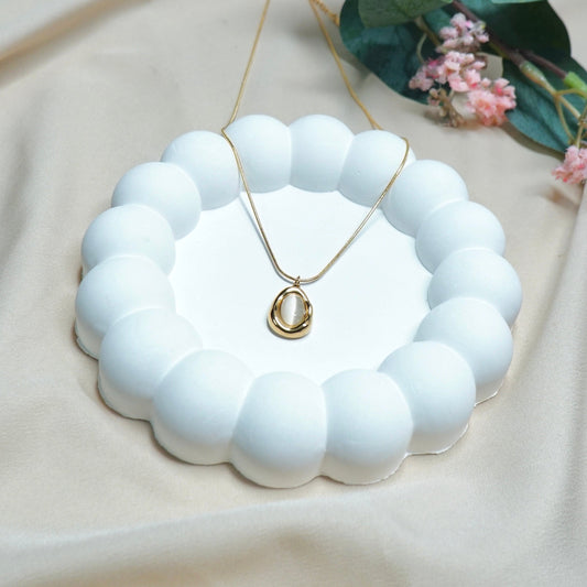 Off White Oval Pendant Chain