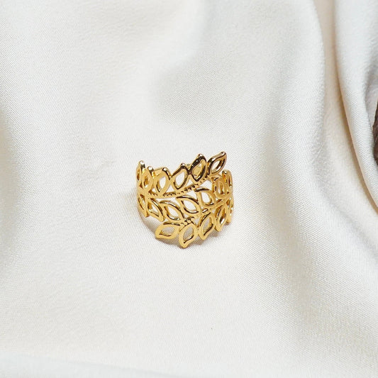 Open Leaf Cluster Ring