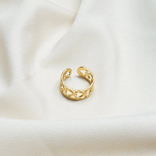Heartline Band Ring