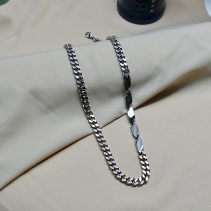 Titan Crest Chain