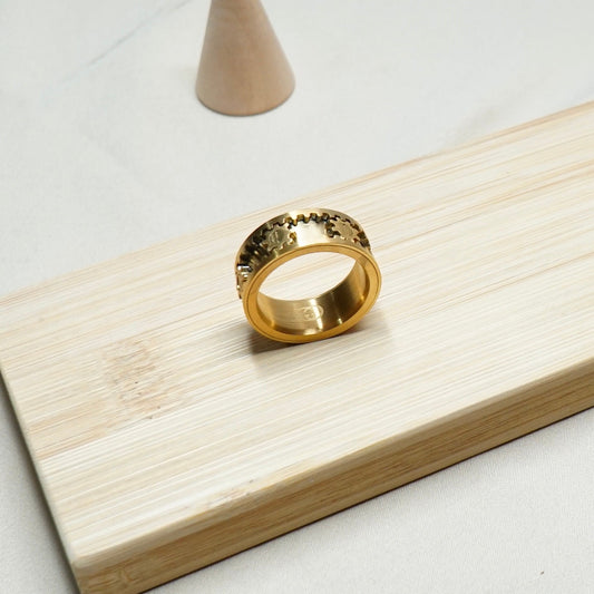 Exclusive Rotating Mechanical Ring