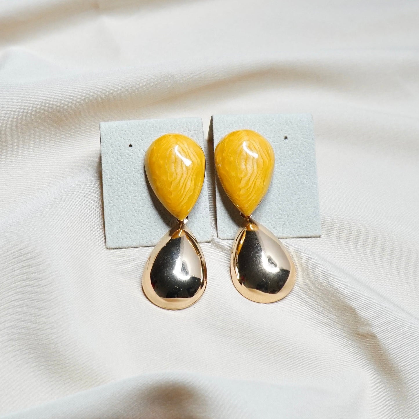 Twin Tone Tear Drop Hanging Earrings