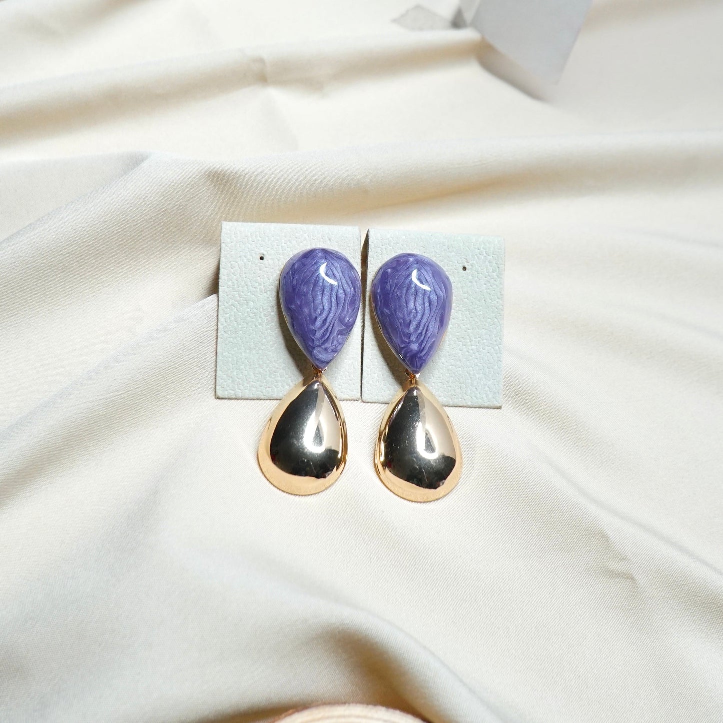 Twin Tone Tear Drop Hanging Earrings